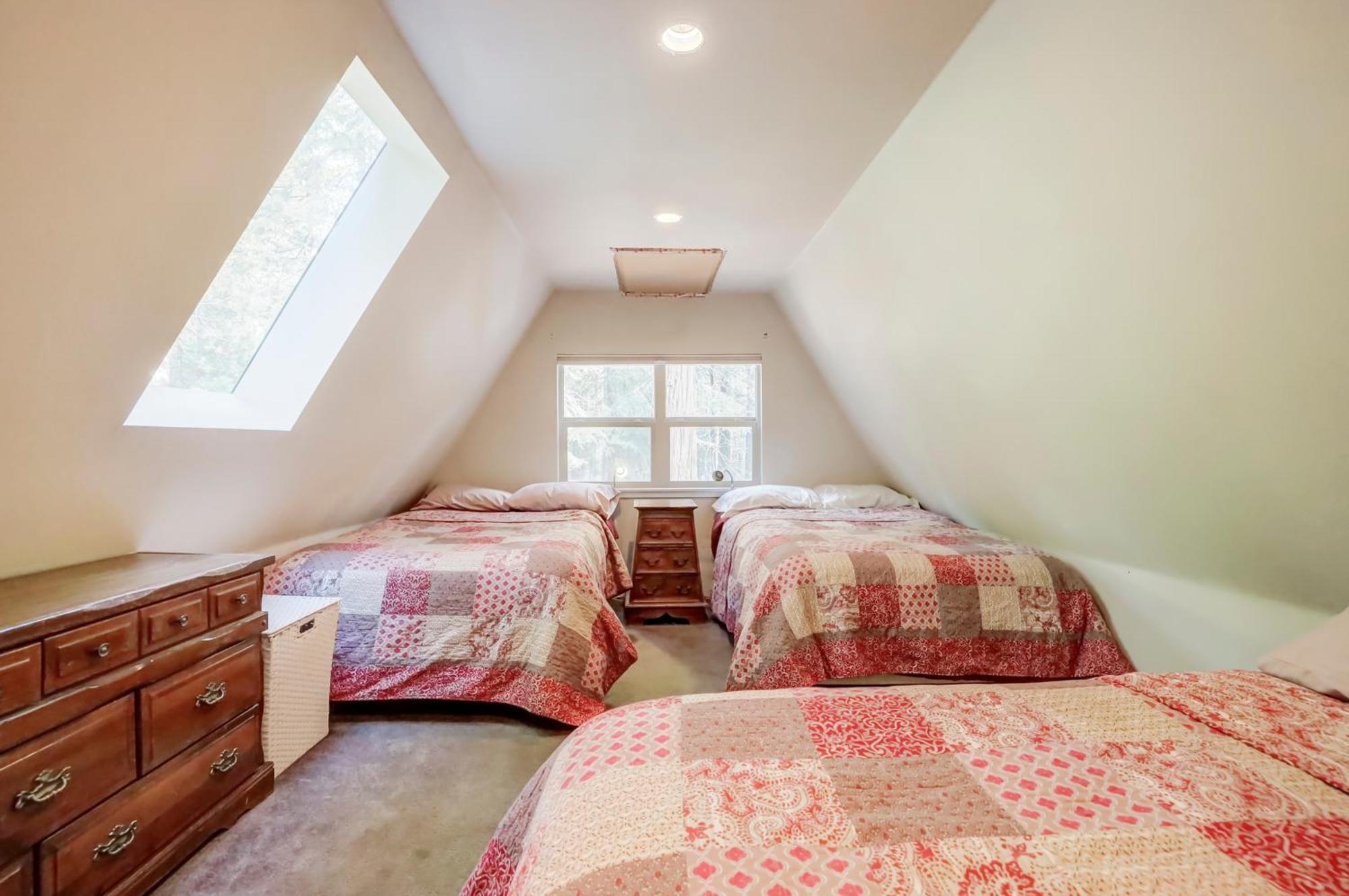 Spacious Classic Cabin Retreat- Near Lassen Mill Creek Ngoại thất bức ảnh