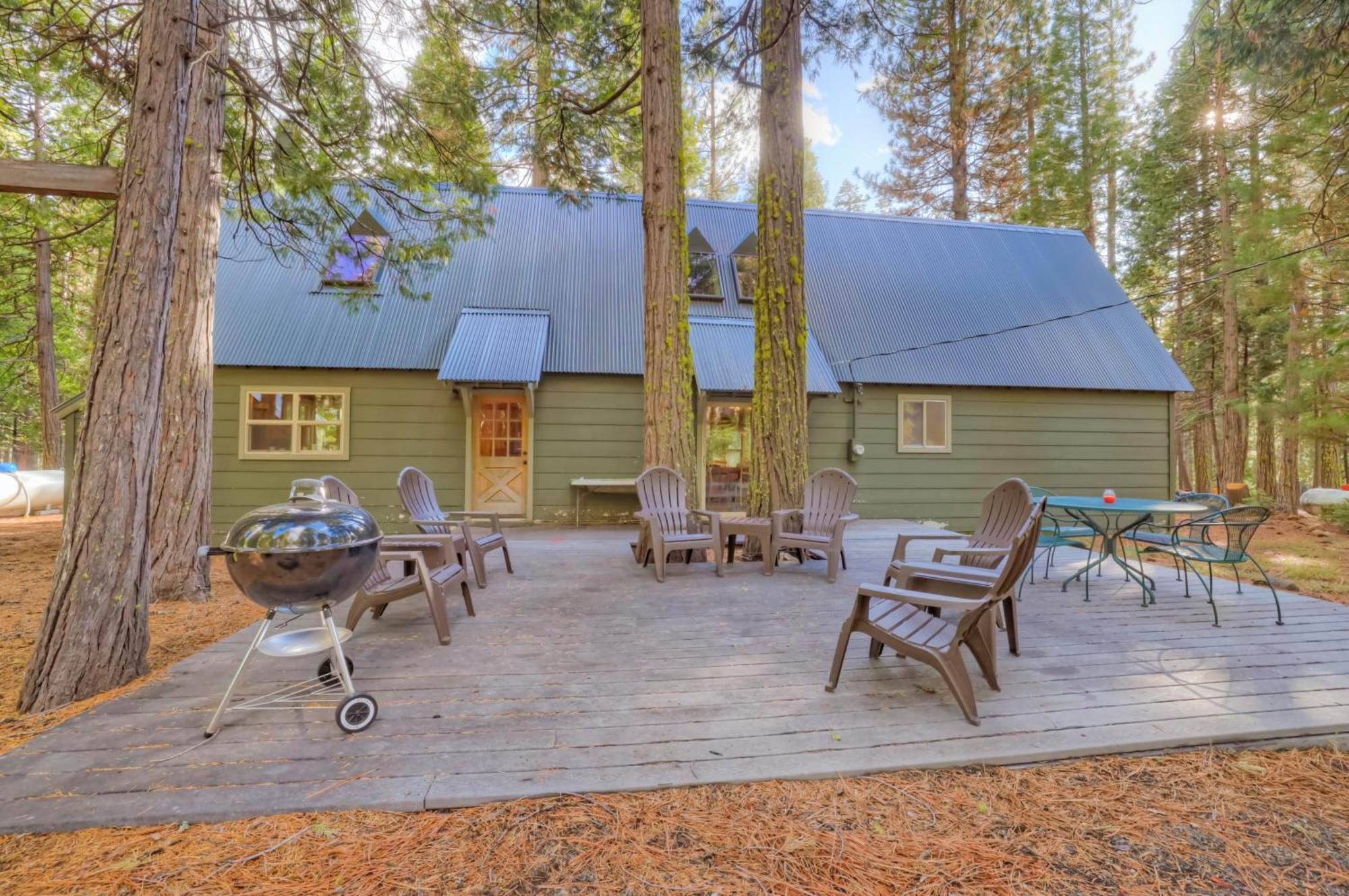 Spacious Classic Cabin Retreat- Near Lassen Mill Creek Ngoại thất bức ảnh