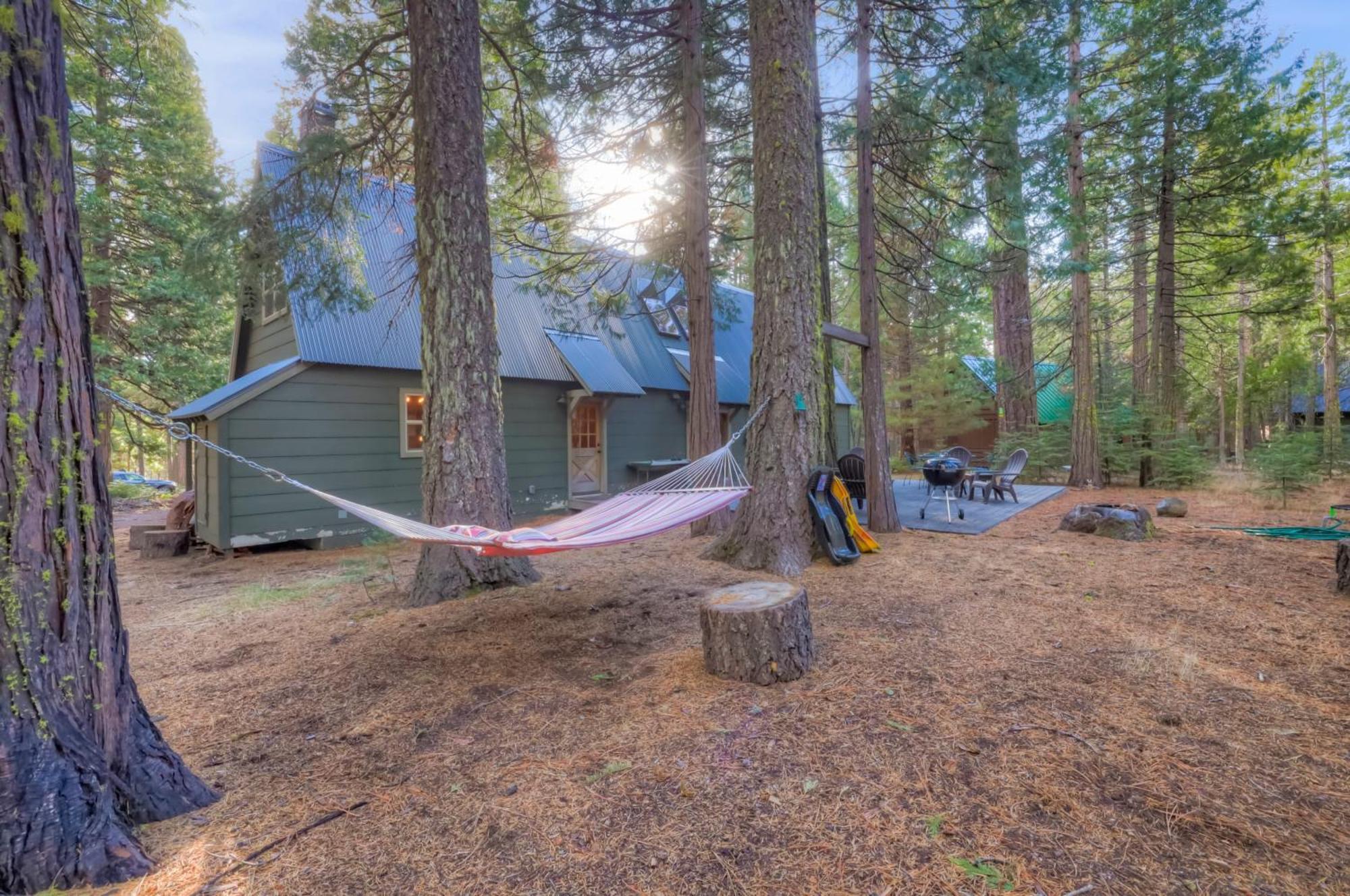 Spacious Classic Cabin Retreat- Near Lassen Mill Creek Ngoại thất bức ảnh