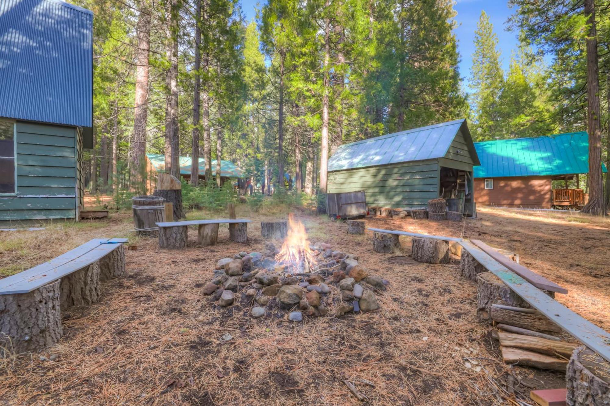 Spacious Classic Cabin Retreat- Near Lassen Mill Creek Ngoại thất bức ảnh