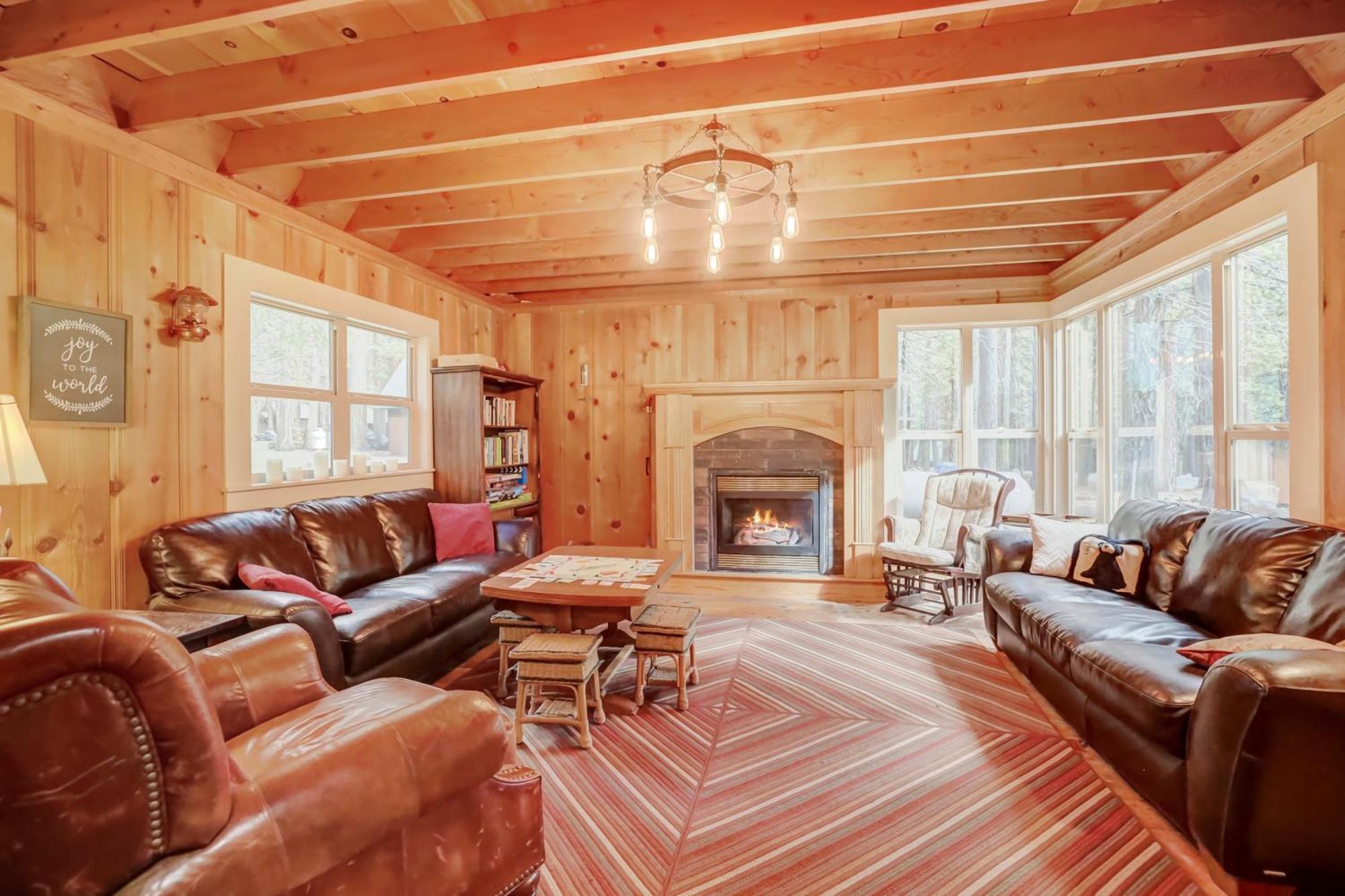 Spacious Classic Cabin Retreat- Near Lassen Mill Creek Ngoại thất bức ảnh